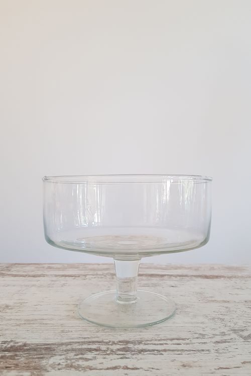 Stiklinės vazos ant kojelės - stiklinių indų nuoma - Asta Deco